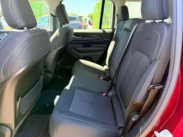 2023 Jeep Grand Cherokee Laredo 4x4