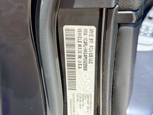 2023 Jeep Grand Cherokee Laredo 4x4