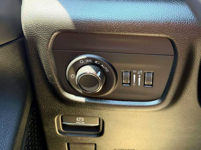 2023 Jeep Grand Cherokee Laredo 4x4