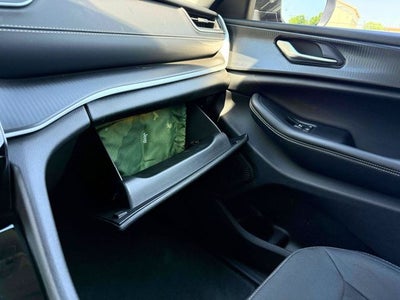2023 Jeep Grand Cherokee Laredo 4x4