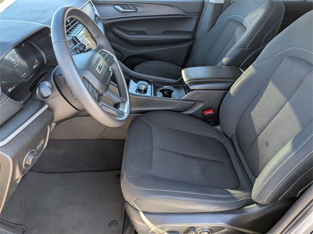 2023 Jeep Grand Cherokee Laredo 4x4