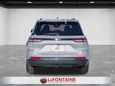 2023 Jeep Grand Cherokee Laredo 4x4