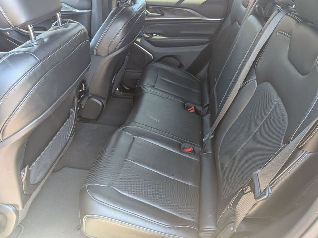 2022 Jeep Grand Cherokee Overland 4x4