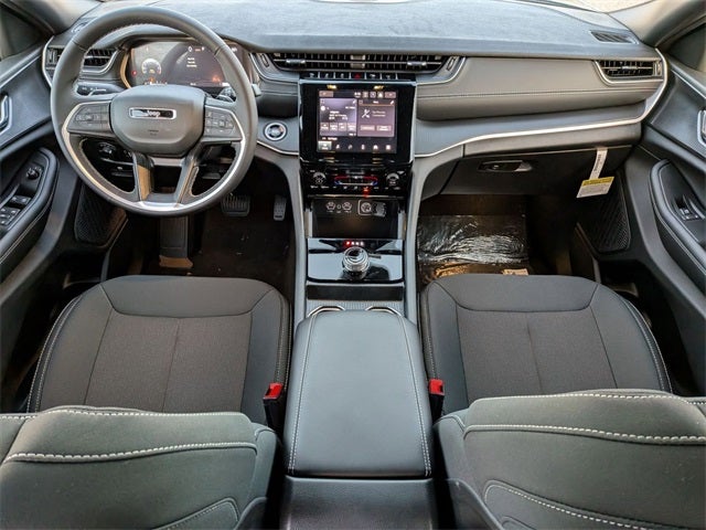 2025 Jeep Grand Cherokee L GRAND CHEROKEE L LAREDO X 4X4