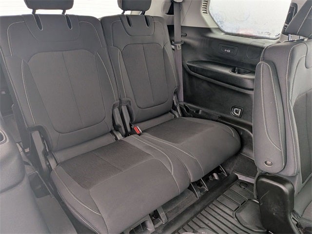 2023 Jeep Grand Cherokee L Laredo 4x4