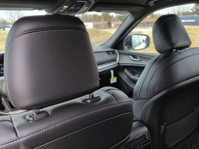 2026 Jeep Grand Cherokee L GRAND CHEROKEE L LAREDO ALTITUDE 4X4