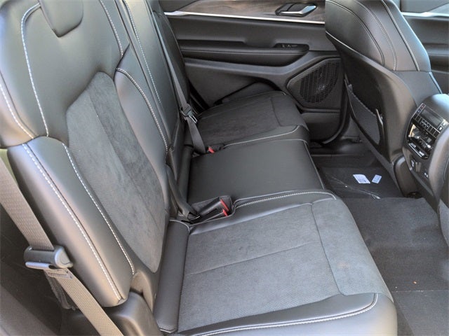 2026 Jeep Grand Cherokee L GRAND CHEROKEE L LAREDO ALTITUDE 4X4