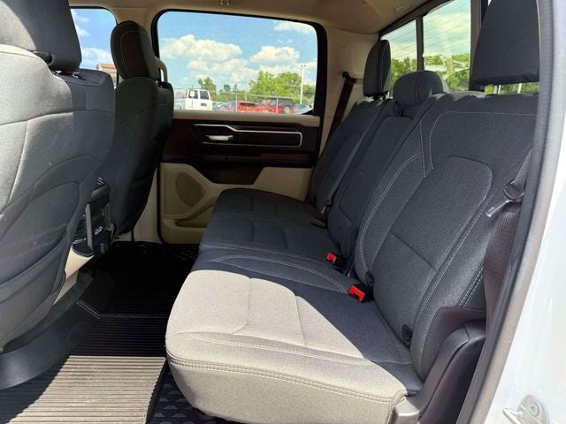 2020 RAM 1500 Big Horn Crew Cab 4x4 5'7' Box