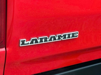 2019 RAM 1500 Laramie Crew Cab 4x4 5'7' Box