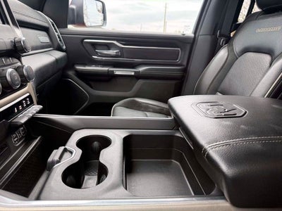 2019 RAM 1500 Laramie Crew Cab 4x4 5'7' Box