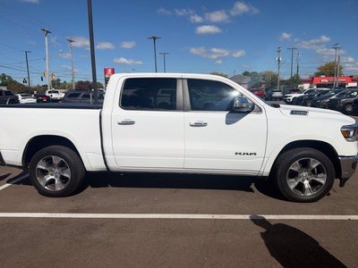 2020 RAM 1500 Laramie Crew Cab 4x4 5'7' Box