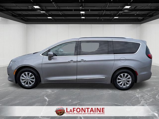 Used 2019 Chrysler Pacifica Touring L with VIN 2C4RC1BG3KR539896 for sale in Lansing, MI