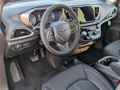 2026 Chrysler Voyager VOYAGER LX