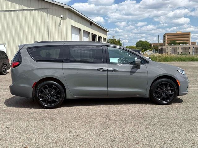 2022 Chrysler Pacifica Touring L AWD