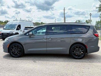 2022 Chrysler Pacifica Touring L AWD