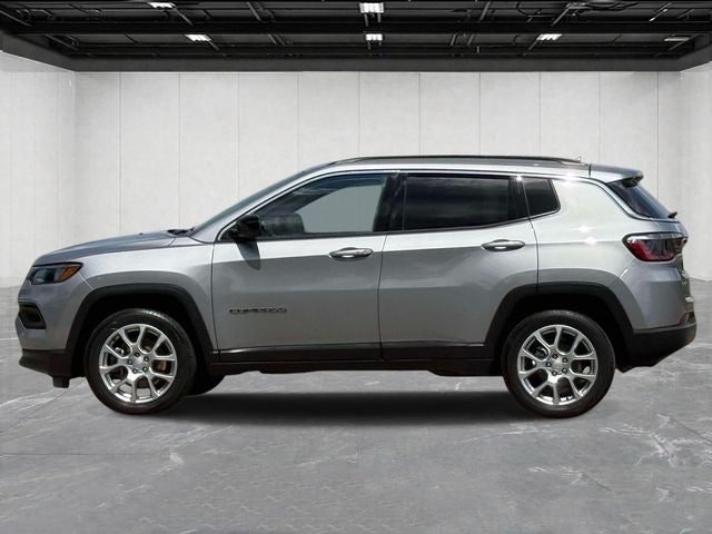 2024 Jeep Compass Latitude Lux FWD