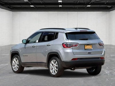 2024 Jeep Compass Latitude Lux FWD