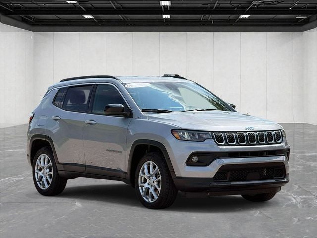2024 Jeep Compass Latitude Lux FWD