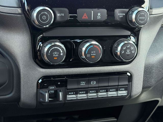 2026 RAM Ram 5500 Chassis Cab RAM 5500 TRADESMAN CHASSIS CREW CAB 4X4 60' CA