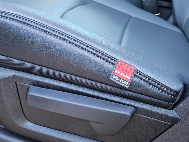 2025 RAM Ram 5500 Chassis Cab RAM 5500 TRADESMAN CHASSIS CREW CAB 4X4 84' CA