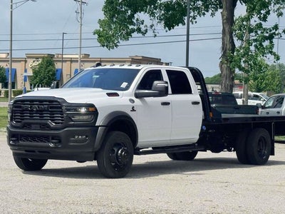 2026 RAM Ram 5500 Chassis Cab RAM 5500 TRADESMAN CHASSIS CREW CAB 4X4 84' CA