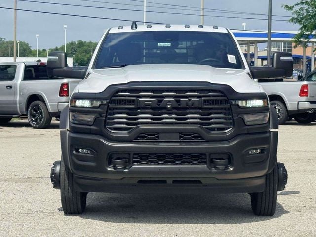 2026 RAM Ram 5500 Chassis Cab RAM 5500 TRADESMAN CHASSIS CREW CAB 4X4 84' CA