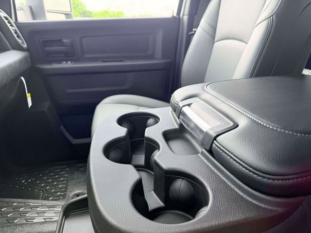 2026 RAM Ram 5500 Chassis Cab RAM 5500 TRADESMAN CHASSIS CREW CAB 4X4 84' CA