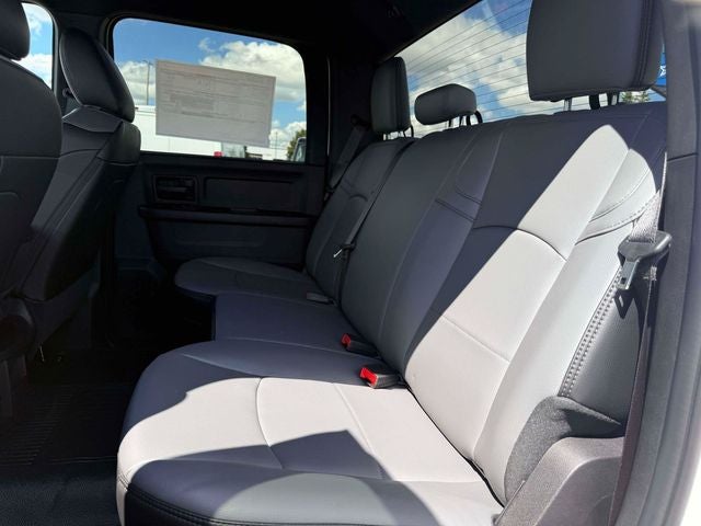 2026 RAM 5500 Chassis RAM 5500 TRADESMAN CHASSIS CREW CAB 4X4 84' CA