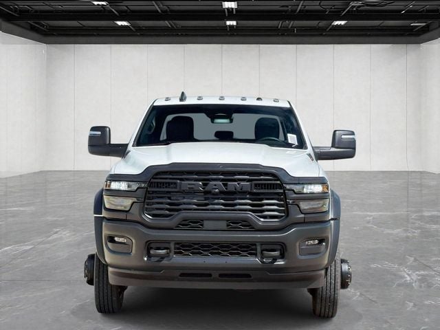 2026 RAM 5500 Chassis RAM 5500 TRADESMAN CHASSIS CREW CAB 4X4 84' CA