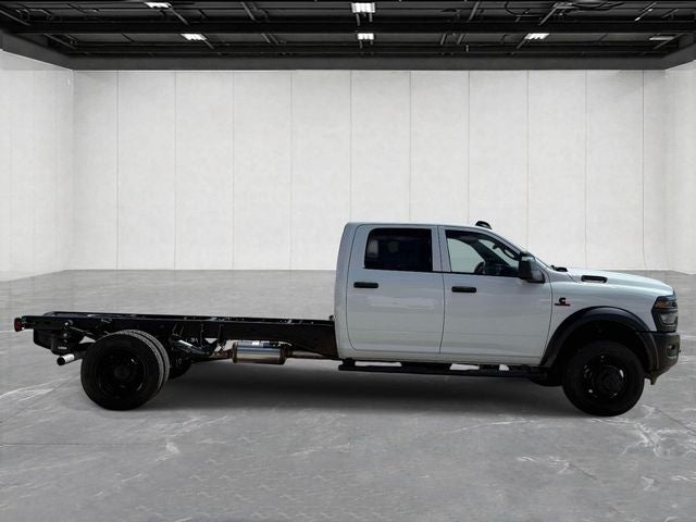 2026 RAM 5500 Chassis RAM 5500 TRADESMAN CHASSIS CREW CAB 4X4 84' CA