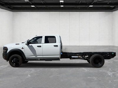 2026 RAM 5500 Chassis RAM 5500 TRADESMAN CHASSIS CREW CAB 4X4 84' CA