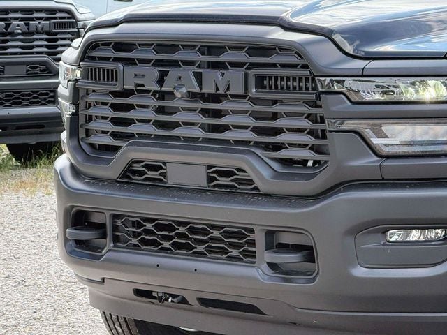 2026 RAM 5500 Chassis RAM 5500 TRADESMAN CHASSIS CREW CAB 4X4 84' CA