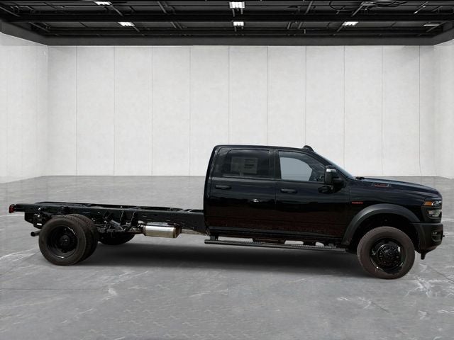 2026 RAM 5500 Chassis RAM 5500 TRADESMAN CHASSIS CREW CAB 4X4 84' CA