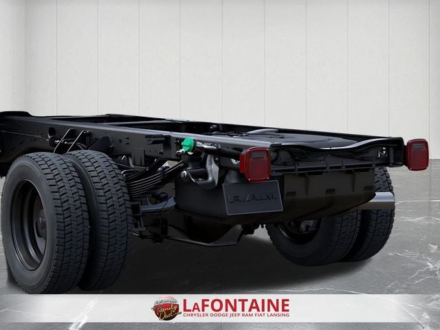 2026 RAM 5500 Chassis RAM 5500 TRADESMAN CHASSIS CREW CAB 4X4 84' CA