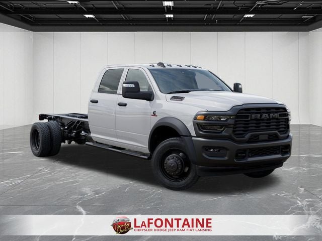 2026 RAM 5500 Chassis RAM 5500 TRADESMAN CHASSIS CREW CAB 4X4 84' CA