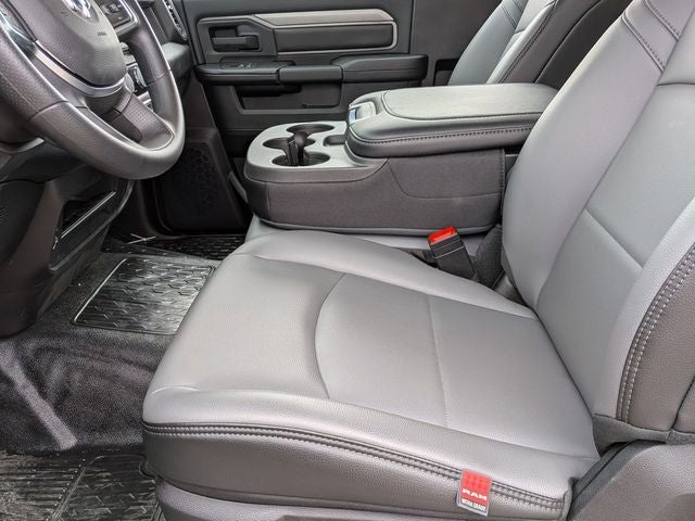 2026 RAM Ram 3500 Chassis Cab RAM 3500 TRADESMAN CHASSIS REGULAR CAB 4X4 84' CA