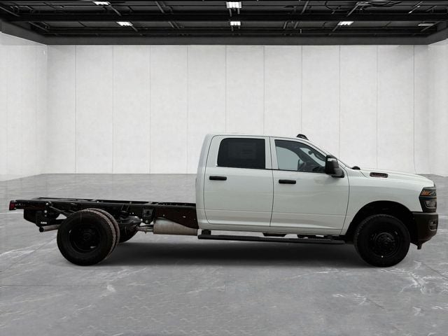2026 RAM Ram 3500 Chassis Cab RAM 3500 TRADESMAN CREW CAB CHASSIS 4X4 60' CA
