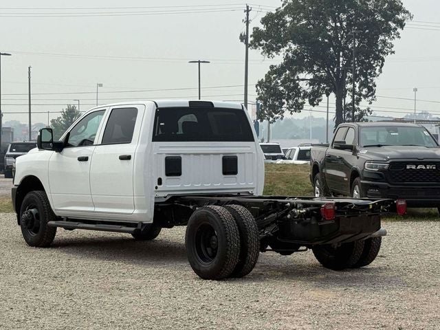 2026 RAM Ram 3500 Chassis Cab RAM 3500 TRADESMAN CREW CAB CHASSIS 4X4 60' CA