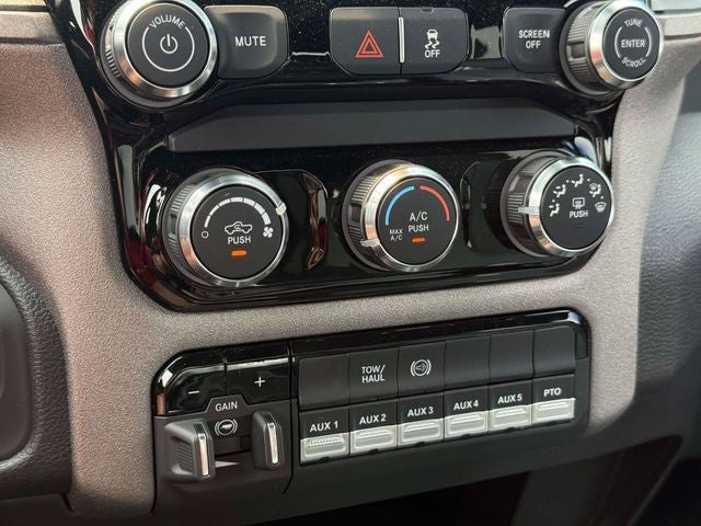 2026 RAM Ram 3500 Chassis Cab RAM 3500 TRADESMAN CREW CAB CHASSIS 4X4 60' CA