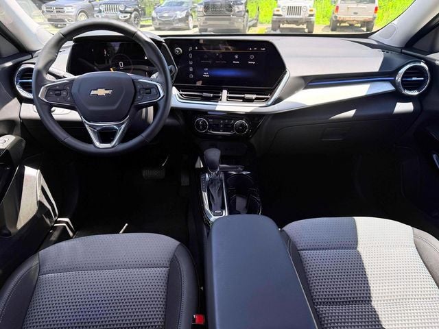 2025 Chevrolet Trax FWD LT