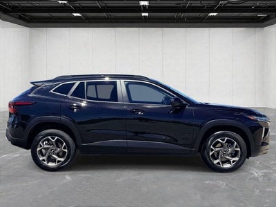 2025 Chevrolet Trax FWD LT