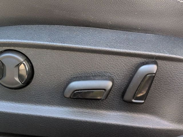 2017 Volkswagen Golf R 4-Door w/DCC & Navigation