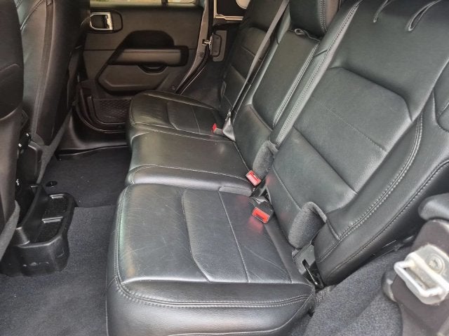 2019 Jeep Wrangler Unlimited Sahara Altitude 4x4