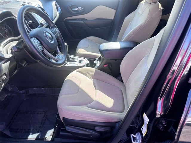 2016 Jeep Cherokee Sport