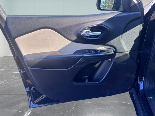 2016 Jeep Cherokee Sport