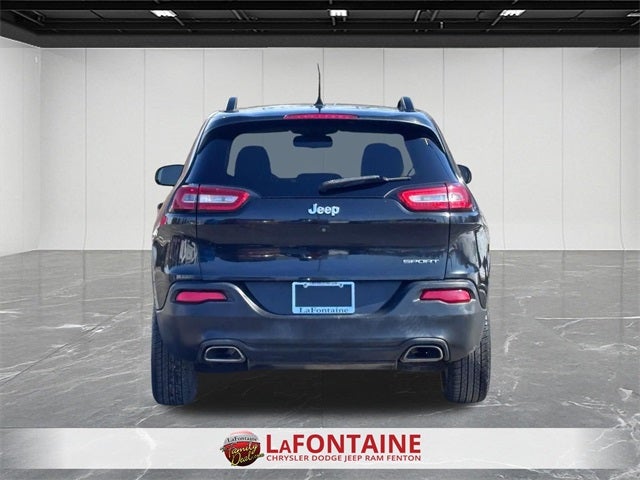 2016 Jeep Cherokee Sport