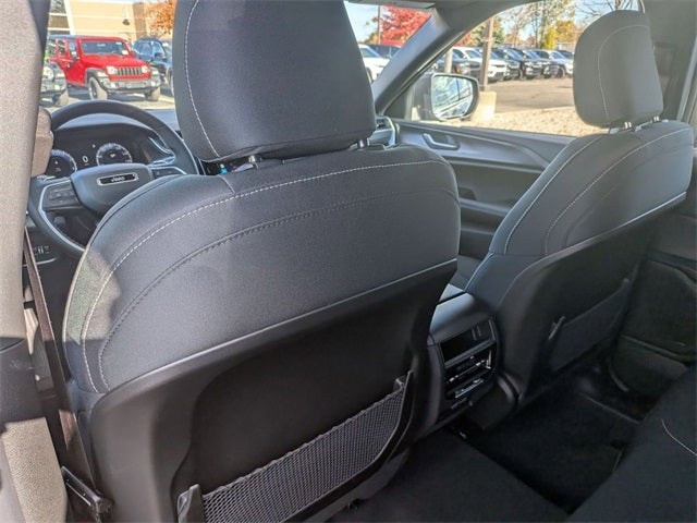 2025 Jeep Grand Cherokee GRAND CHEROKEE LAREDO X 4X4