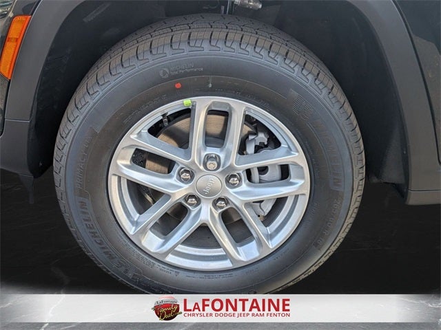 2025 Jeep Grand Cherokee GRAND CHEROKEE LAREDO X 4X4