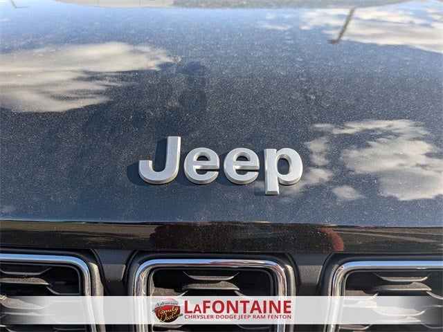 2025 Jeep Grand Cherokee GRAND CHEROKEE LAREDO X 4X4