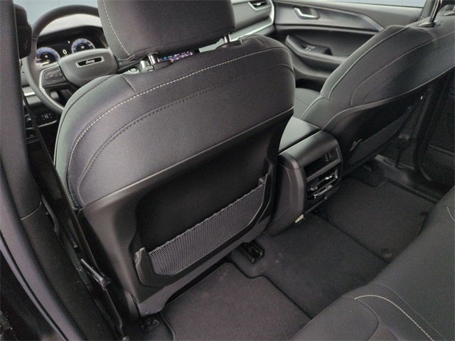 2026 Jeep Grand Cherokee GRAND CHEROKEE LAREDO X 4X4